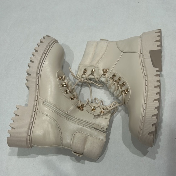 Dolls kill MORNING faux fur RENEGADES COMBAT BOOTS size 11 cream beige NWOB - Picture 2 of 8